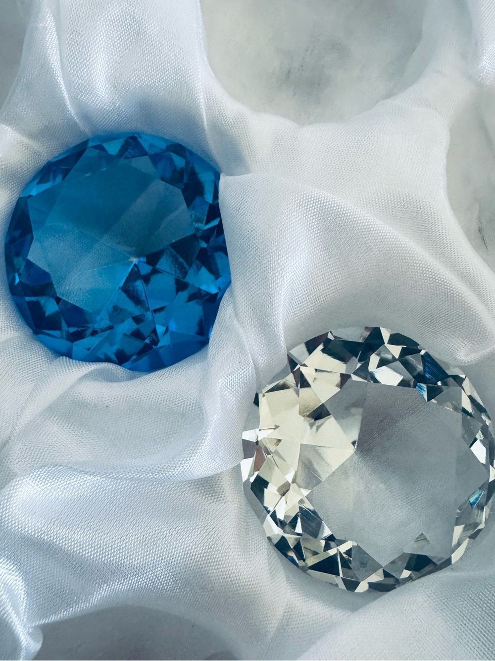 Diamond Shape Crystal Paperweight Loose Jewels Set Blue